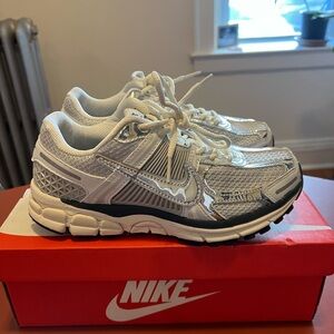 W Nike Zoom Vomero 5